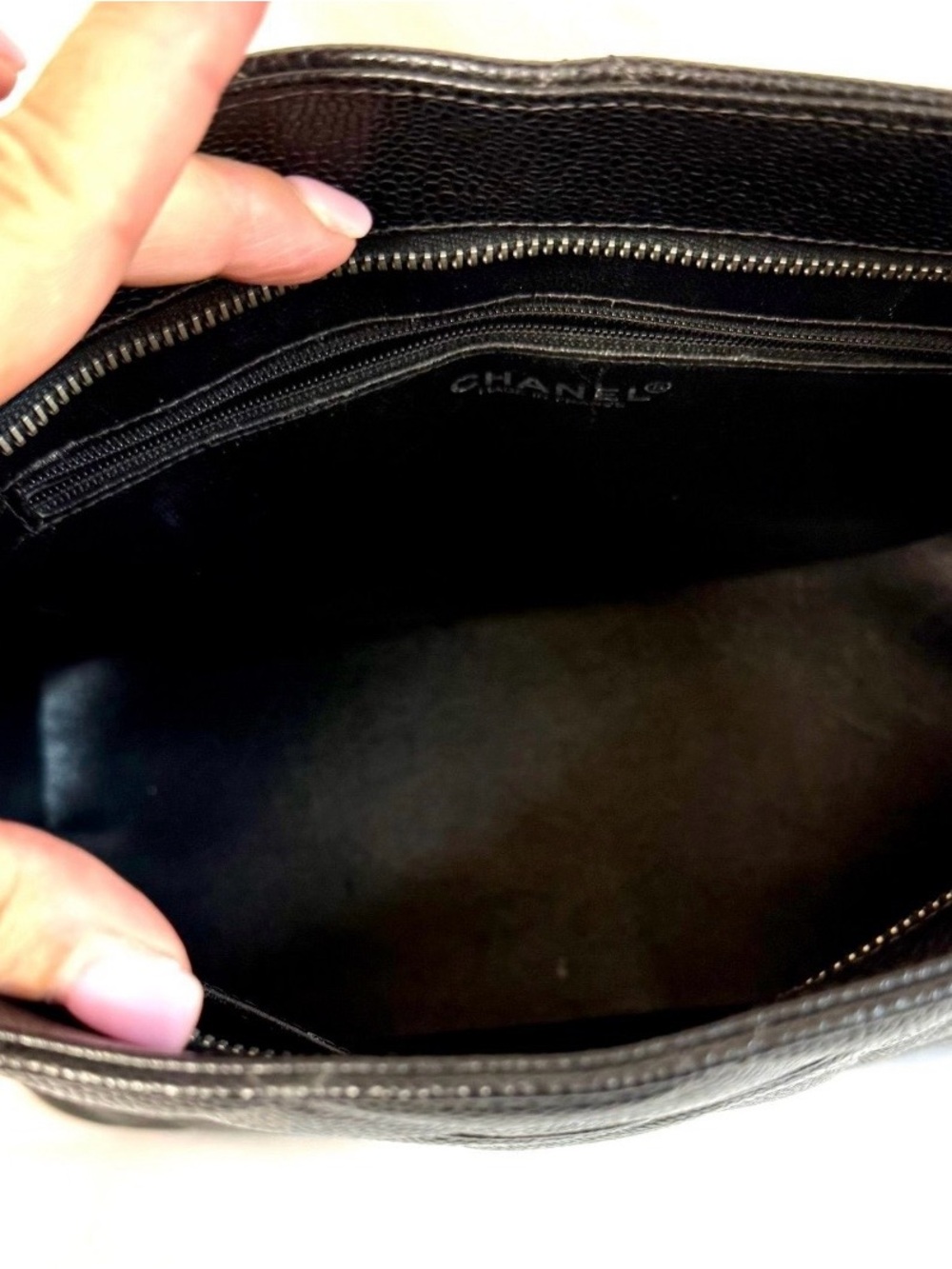 Chanel Medallian Tote - Picture 2 of 4